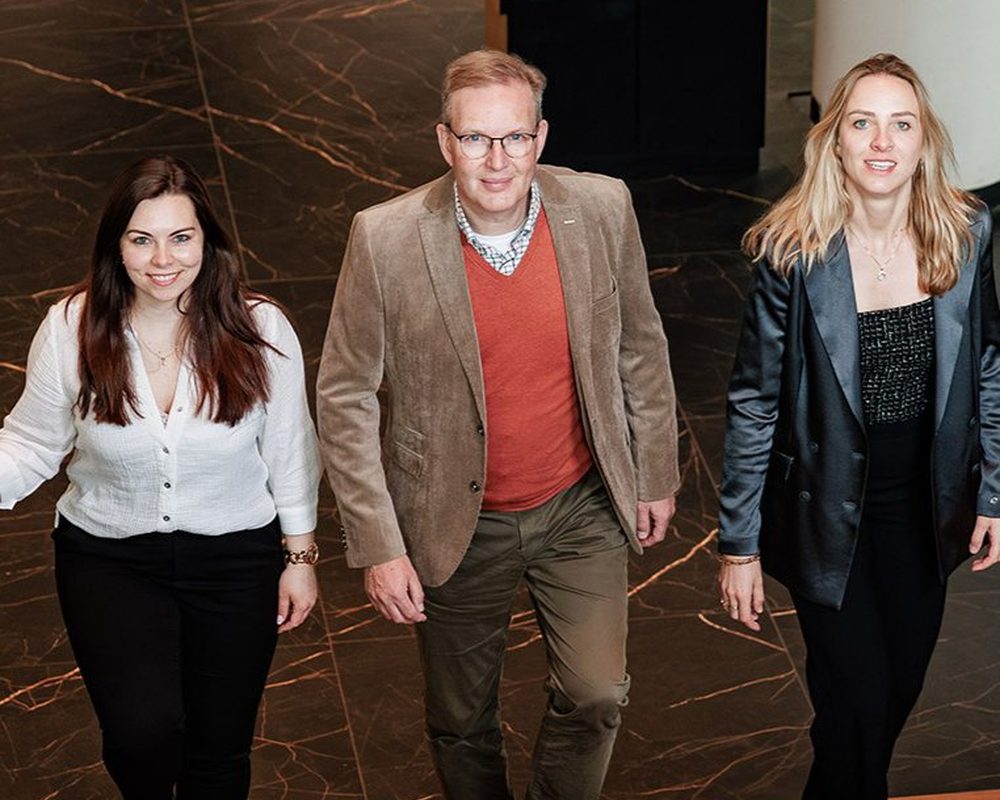 Kim Berger, Tim Rikmenspoel en Tea Malkoc van HUMA Advisory